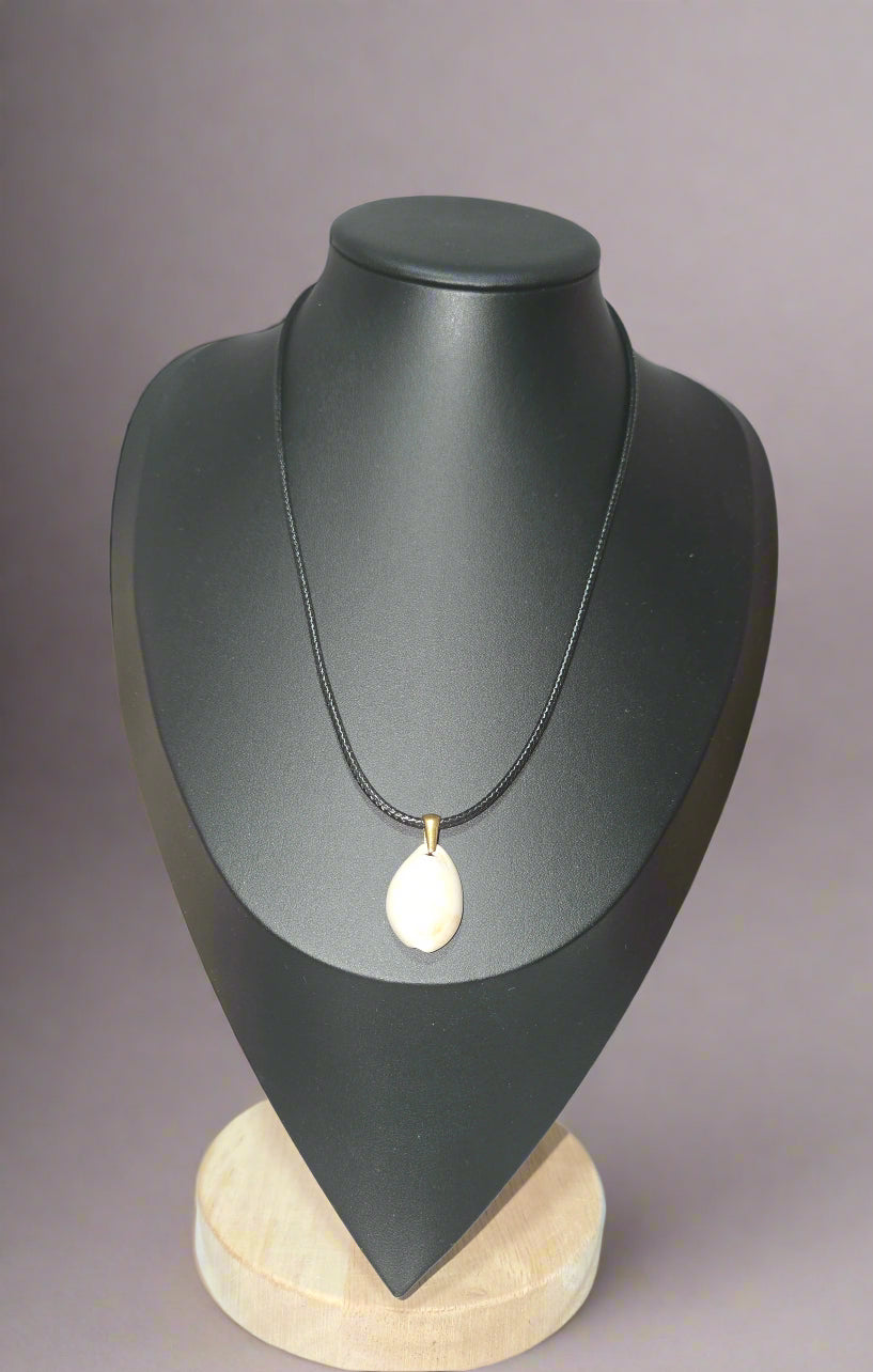 KRE PRIME Handcrafted African Shell Pendant Necklace - KRE PRIME ®