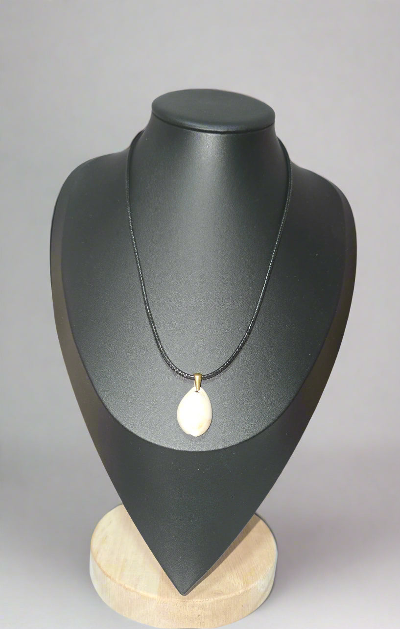 KRE PRIME Handcrafted African Shell Pendant Necklace - KRE PRIME ®